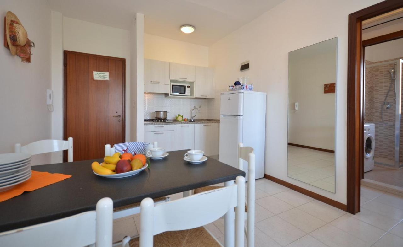 Residenza Alisei Apartment Линяно Сабиадоро Екстериор снимка